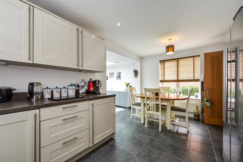 1 Dowse Close, Tidworth, SP9 7GU