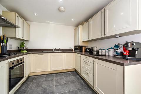 1 Dowse Close, Tidworth, SP9 7GU