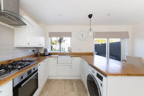 82 Hamble Drive, Abingdon, OX14 3TE