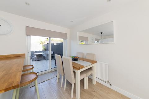 82 Hamble Drive, Abingdon, OX14 3TE