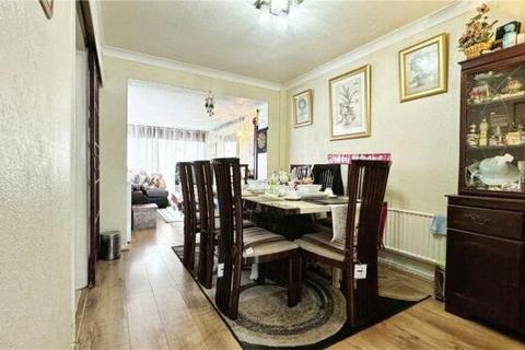4 bedroom semi-detached house for sale, Forris Avenue, Hayes, UB3 2AS