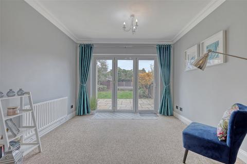21 Barbara Close, Rochford, SS4 1NQ