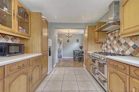 21 Barbara Close, Rochford, SS4 1NQ