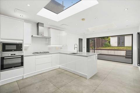 4 bedroom terraced house to rent, Aldis Street, Tooting