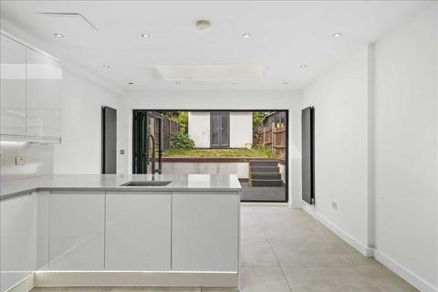 4 bedroom terraced house to rent, Aldis Street, Tooting