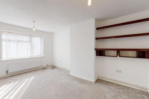 3 bedroom semi-detached house to rent, Sewell Close, Birchington, Kent, CT7
