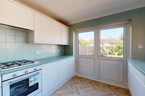 3 bedroom semi-detached house to rent, Sewell Close, Birchington, Kent, CT7