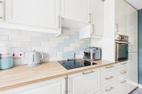 2 bedroom flat for sale, Glenapp Grange, Mortimer Common, RG7