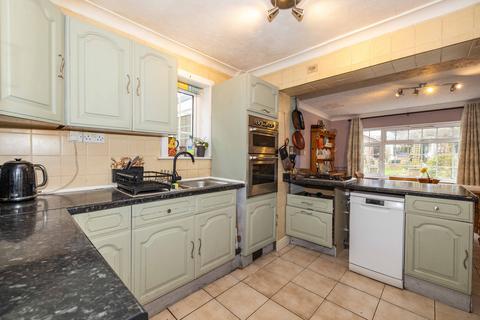 3 bedroom semi-detached house for sale, Milner Crescent, Aylesham, Canterbury, Kent, CT3
