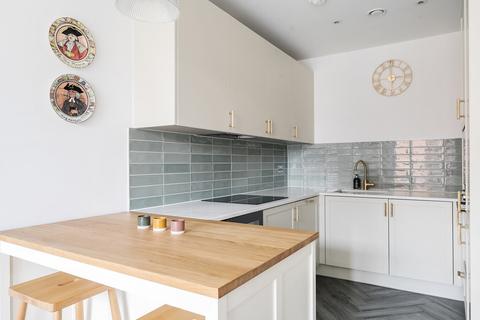 2 bedroom flat for sale, Fellowes Rise, Winchester, Hampshire, SO22