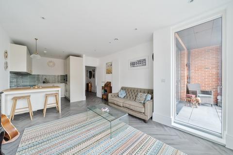 2 bedroom flat for sale, Fellowes Rise, Winchester, Hampshire, SO22