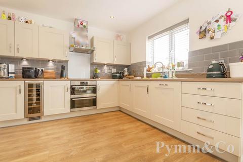 5 bedroom detached house for sale, Tipperary Avenue, Norwich NR18