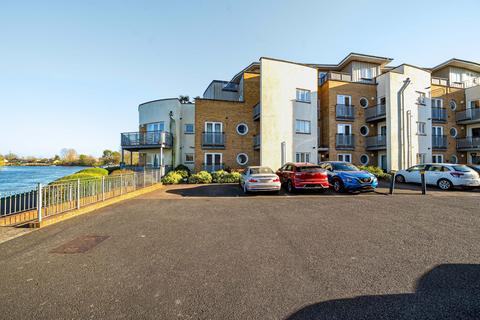 2 bedroom flat for sale, Bridge Wharf, Chertsey, KT16