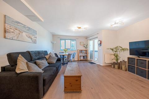 2 bedroom flat for sale, Bridge Wharf, Chertsey, KT16