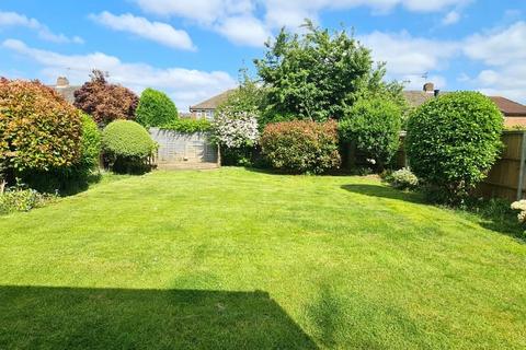 8 Cawcott Drive, Windsor, SL4 5PU
