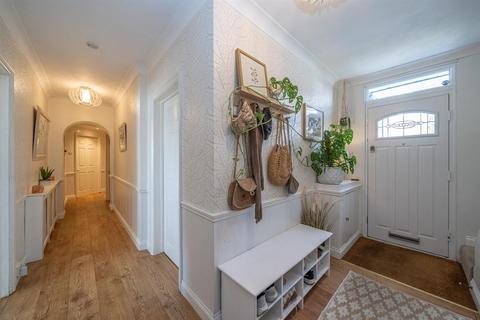 4 bedroom detached bungalow for sale, Cemmaes Court Road, Boxmoor, Hemel Hempstead, Hertfordshire, HP1 1ST