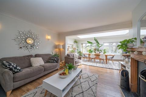 4 bedroom detached bungalow for sale, Cemmaes Court Road, Boxmoor, Hemel Hempstead, Hertfordshire, HP1 1ST