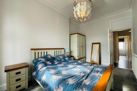 2 bedroom flat to rent, Byres Road, Glasgow, G11