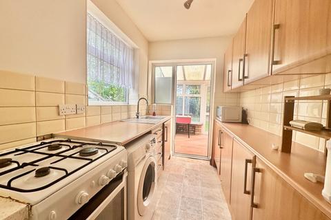 4 bedroom end of terrace house to rent, Tees Avenue, Perivale UB6