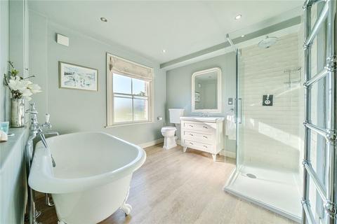 18 Trinity Grove, London, SE10 8TE