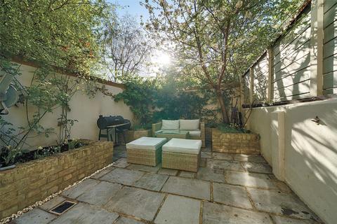 18 Trinity Grove, London, SE10 8TE