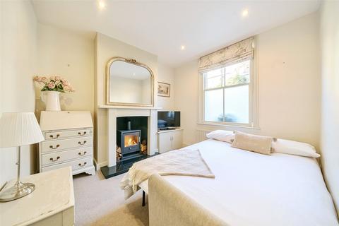 18 Trinity Grove, London, SE10 8TE
