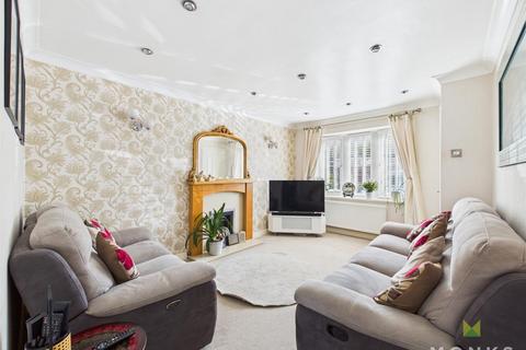 2 bedroom semi-detached house for sale, Osbourne Close, Oswestry