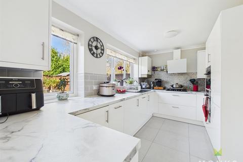 2 bedroom semi-detached house for sale, Osbourne Close, Oswestry