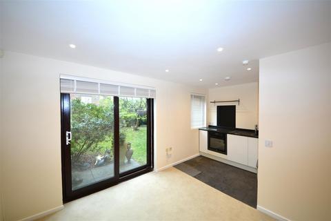 1 bedroom apartment for sale, Stokes Court, East Finchley, N2
