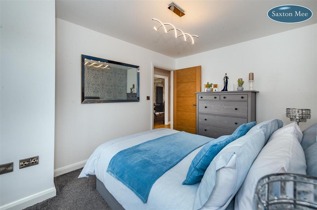 Bedroom 2 7525.jpg