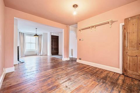 158 Elgar Road, Reading, RG2 0BN