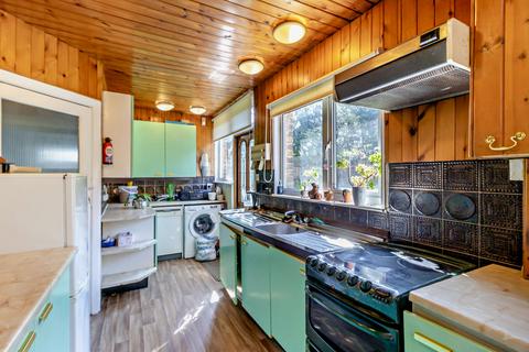 4 bedroom detached bungalow for sale, RIVER VIEW, ENFIELD EN2
