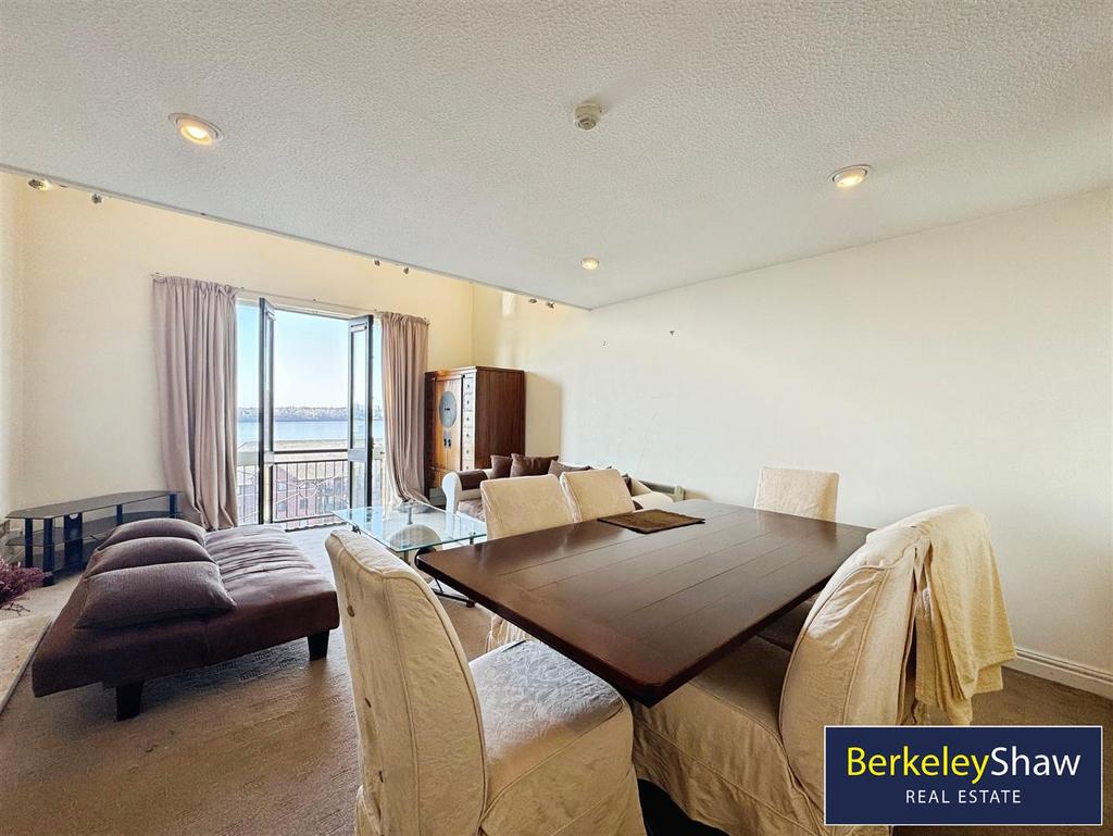 Living/dining room