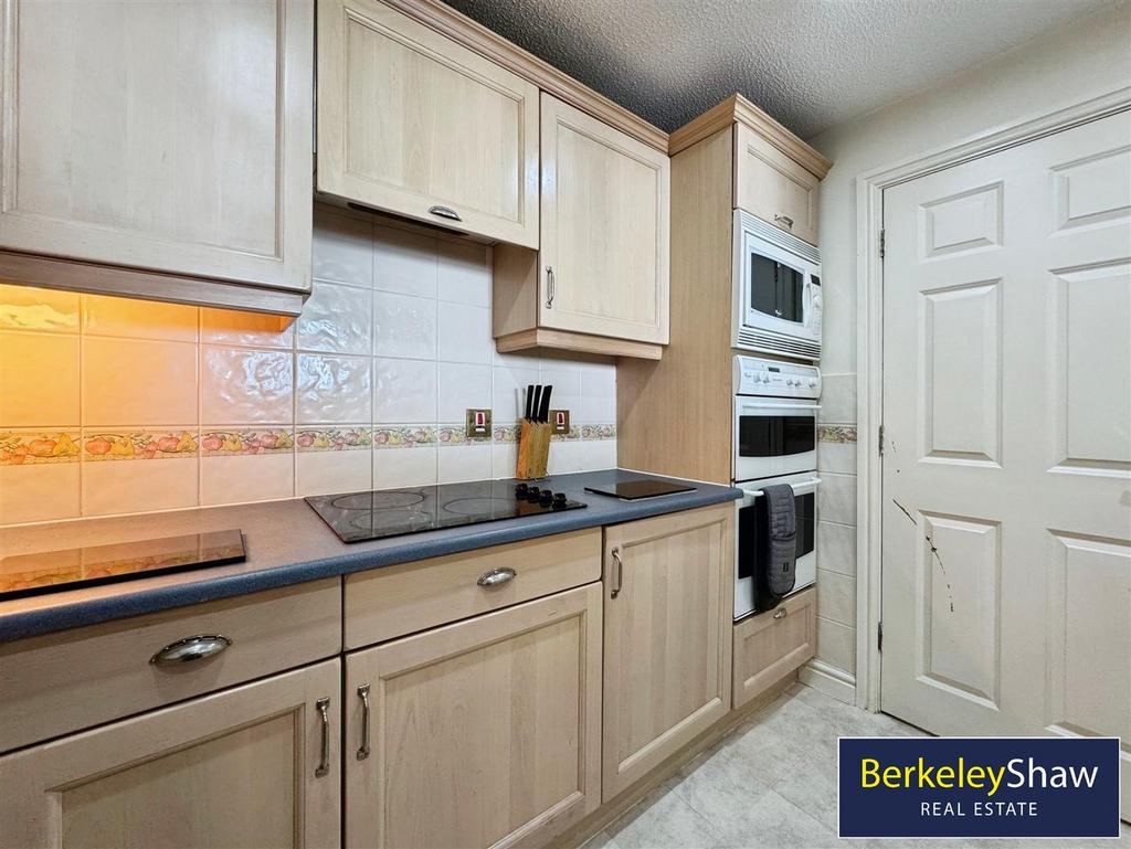 Kitchen (2)