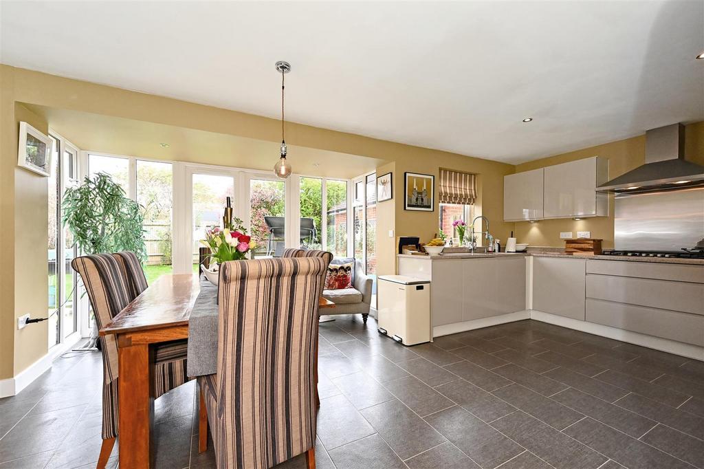 Kitchen/Dining