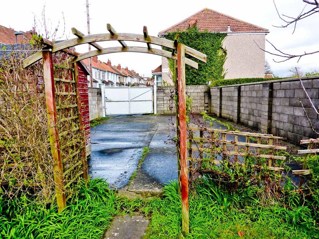 A spacious garden area with potential for relax...