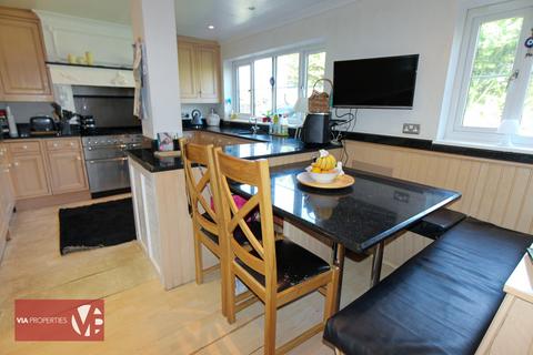 4 bedroom detached house for sale, Greenbank, Waltham Cross EN8