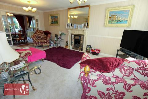 4 bedroom detached house for sale, Greenbank, Waltham Cross EN8