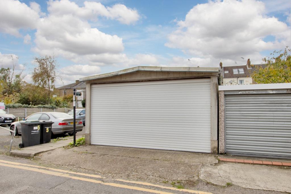 Dbl Garage & Parking