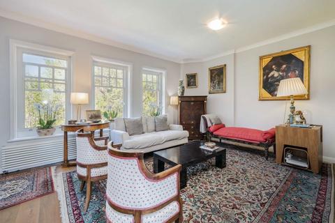 3 bedroom flat for sale, Elm Park Gardens, London SW10