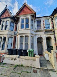 Studio to rent, Heathfield Road, Cardiff CF14
