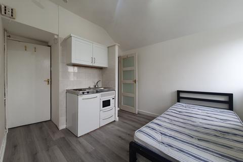 Studio to rent, Heathfield Road, Cardiff CF14