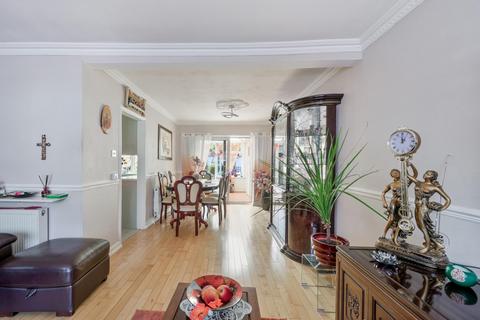 65 Tarling Road, London, E16 1HN