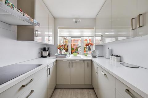 65 Tarling Road, London, E16 1HN