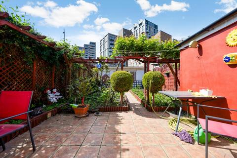 65 Tarling Road, London, E16 1HN
