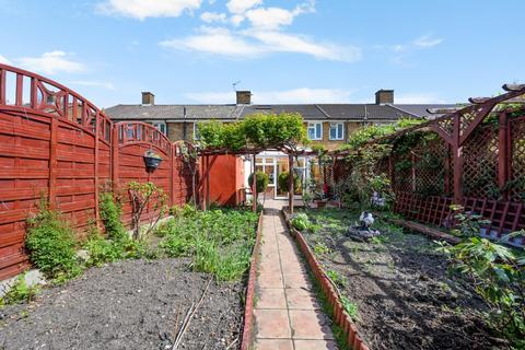 65 Tarling Road, London, E16 1HN