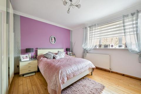 65 Tarling Road, London, E16 1HN