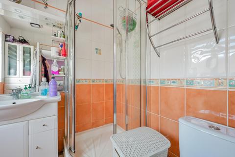 65 Tarling Road, London, E16 1HN