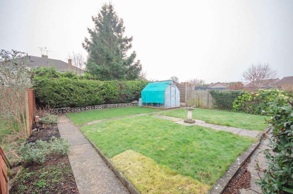Rear garden pic 2.jpg