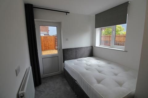 Studio to rent, Southfields Drive, PETERBOROUGH PE2